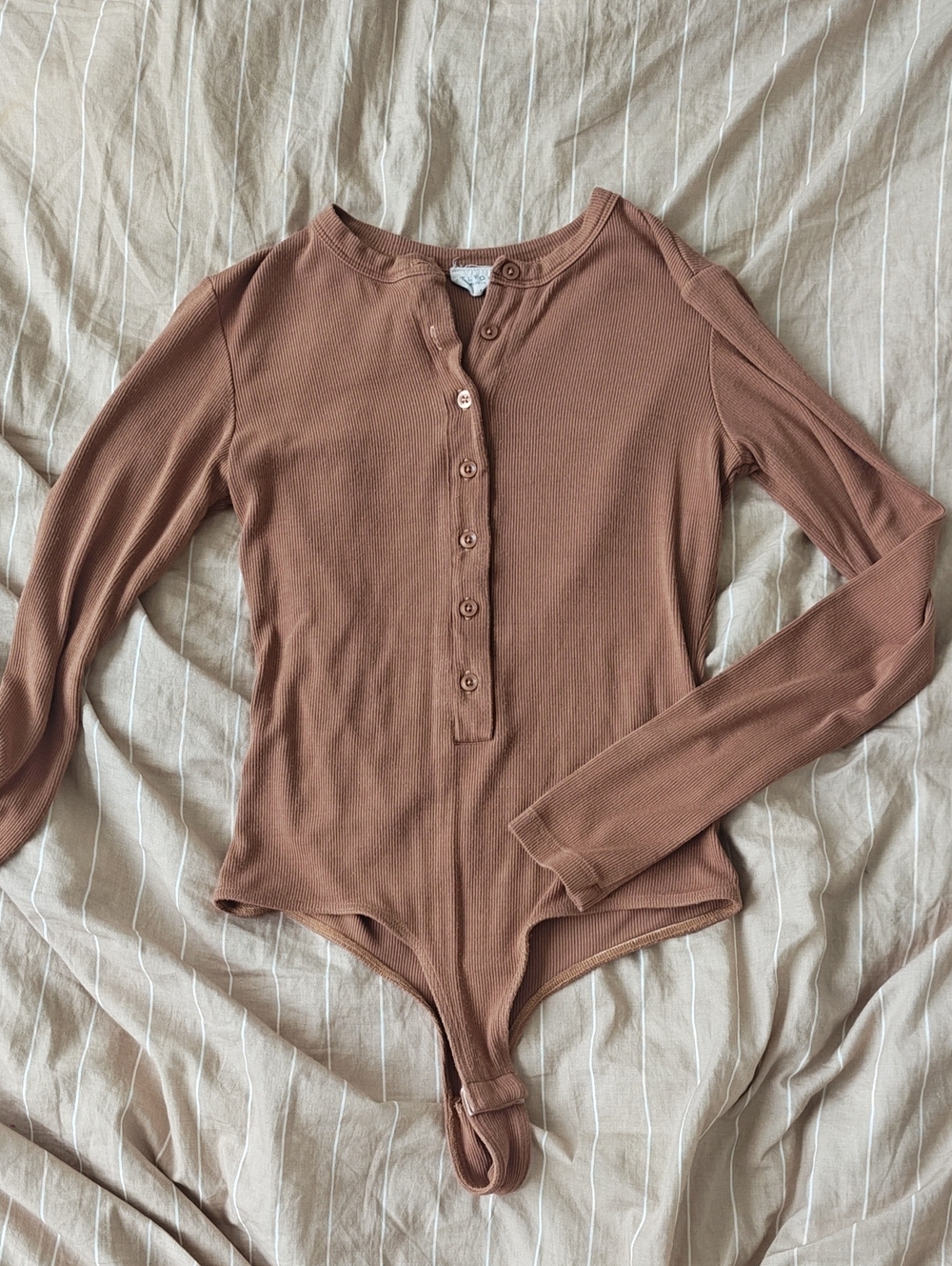 Ribbed Henley Long Sleeve Bodysuit in Mauve Brown